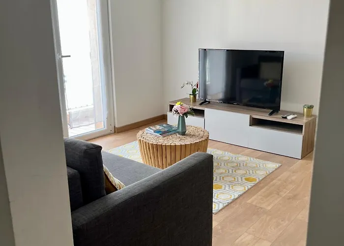 Perle Rare A 250m De La ! Climatise Avec Parking, Balcon & Wifi 생트막시메