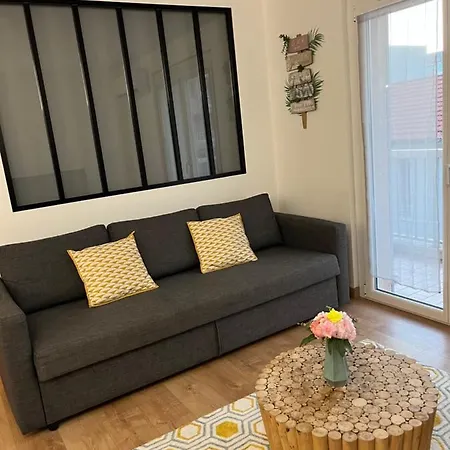 Perle Rare A 250m De La ! Climatise Avec Parking, Balcon & Wifi