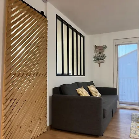 Perle Rare A 250m De La ! Climatise Avec Parking, Balcon & Wifi Apartment *