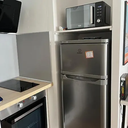 Perle Rare A 250m De La ! Climatise Avec Parking, Balcon & Wifi Apartment *