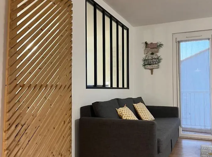 Perle Rare A 250m De La ! Climatise Avec Parking, Balcon & Wifi Lägenhet *