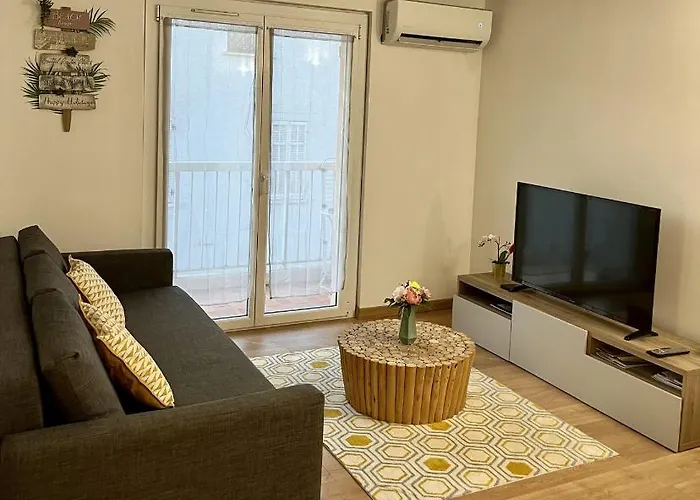 Perle Rare A 250m De La ! Climatise Avec Parking, Balcon & Wifi Lägenhet *