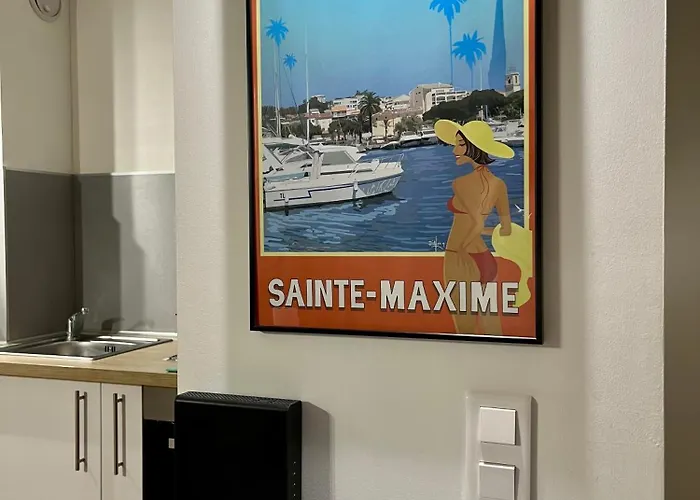 Perle Rare A 250m De La ! Climatise Avec Parking, Balcon & Wifi * Sainte-Maxime