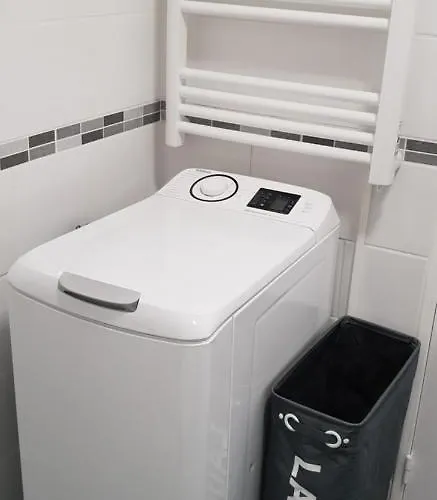 Perle Rare A 250m De La ! Climatise Avec Parking, Balcon & Wifi Lägenhet *